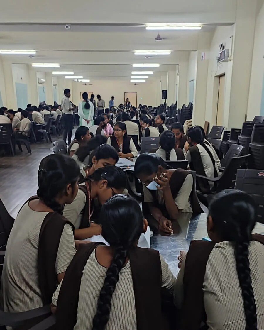 Women students collaborating during an entrepreneurship workshop